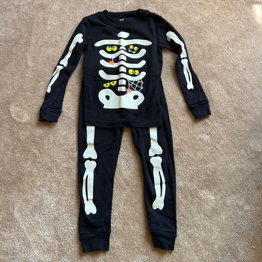 Carters Glow-in-the-dark PJ- GUC